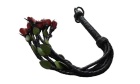 bič, plácačka Růže - Flogger whip in black & roses