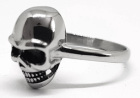ocelový prsten Lebka